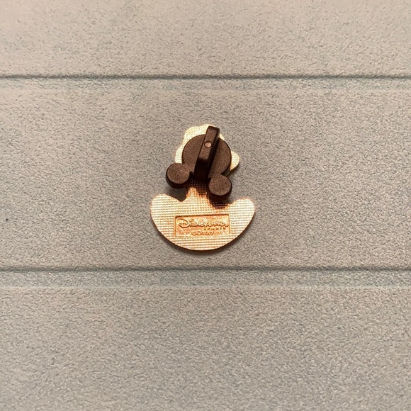 Cinderella brooch - Picture 2 of 4